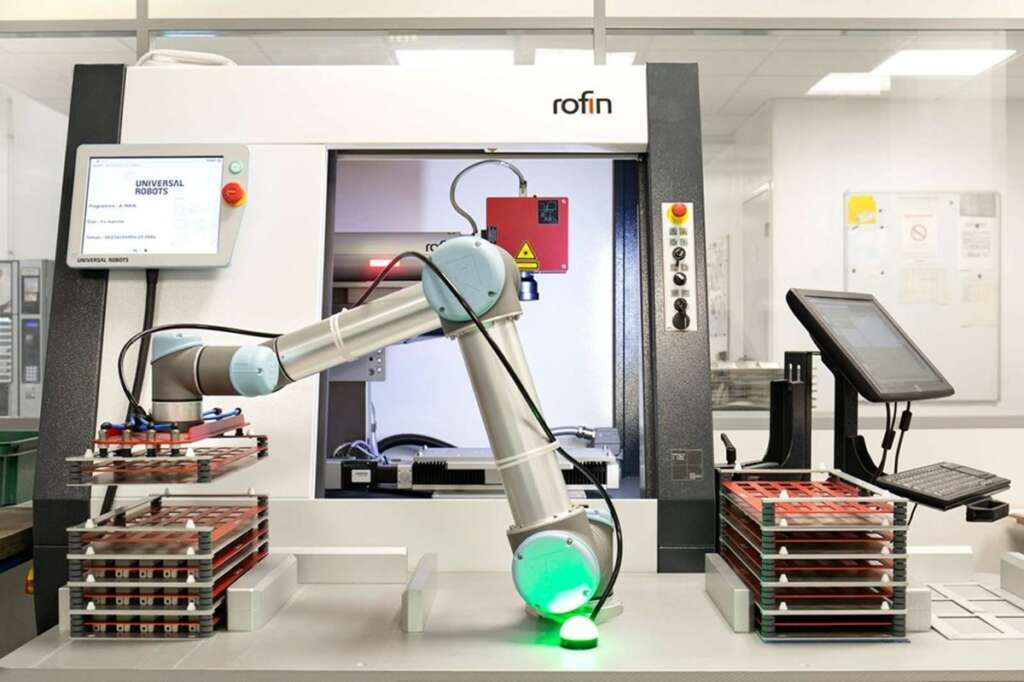 machine tending cobot